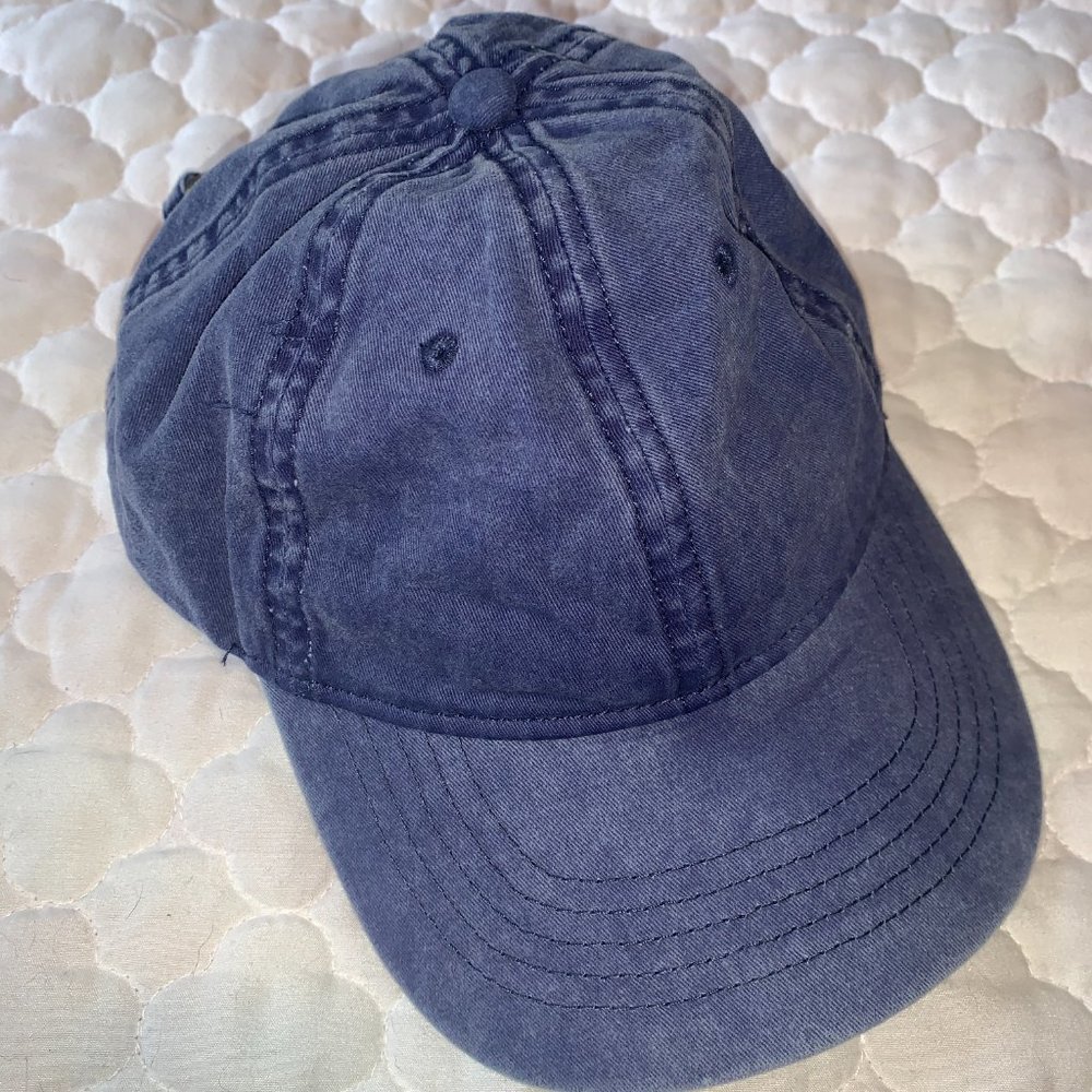 Blue baseball cap (used)